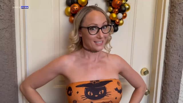 Crystal Clark – Mom's Ghostly Halloween Night Drive – Manyvids